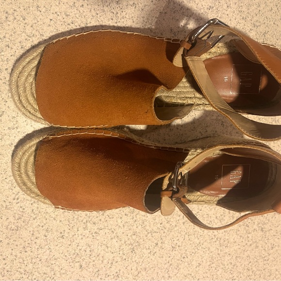 Gap espadrille,, leather and suede sandals Carmel size 10 - Picture 1 of 7